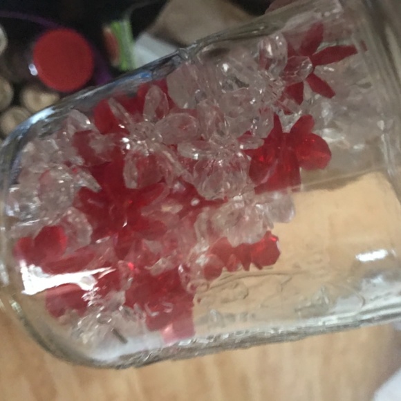 Plastic beads in variety of colors/shapes - Picture 6 of 8